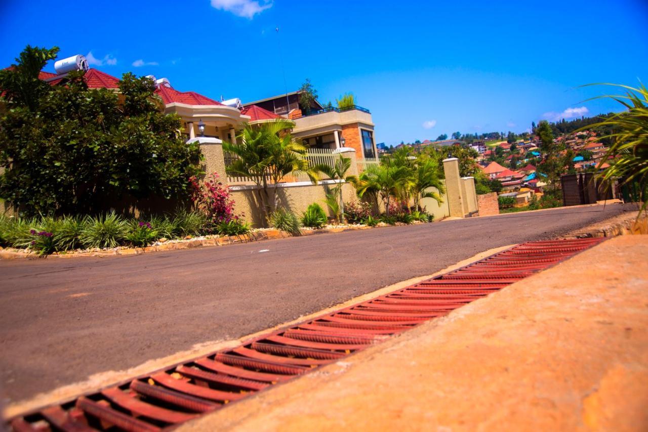 Quality Inn Hotel Kigali Bagian luar foto